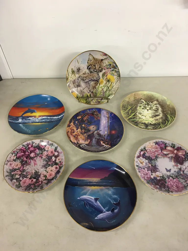 Assorted Collector Plates x7 Image 1++